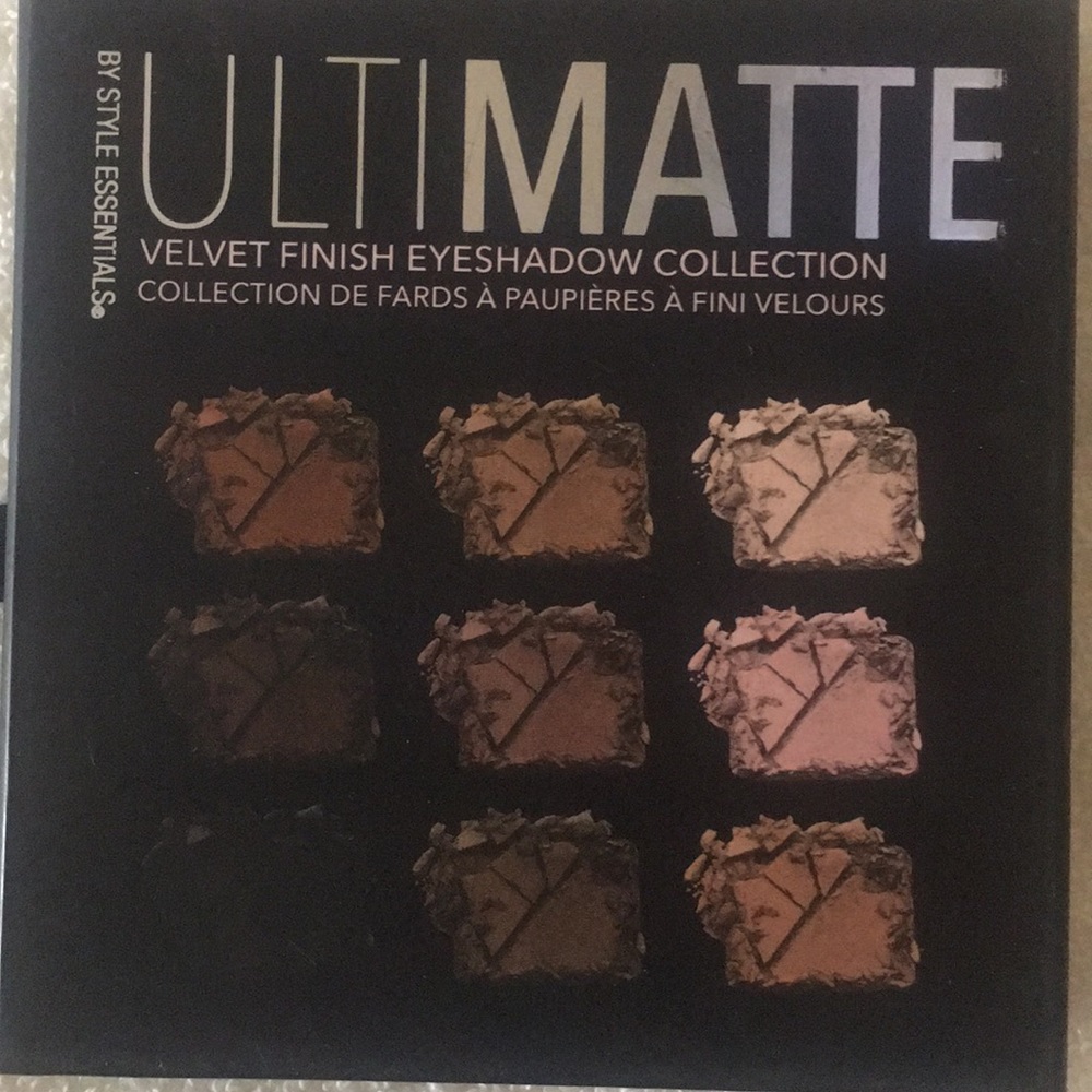 Velvet finish eyeshadow collection